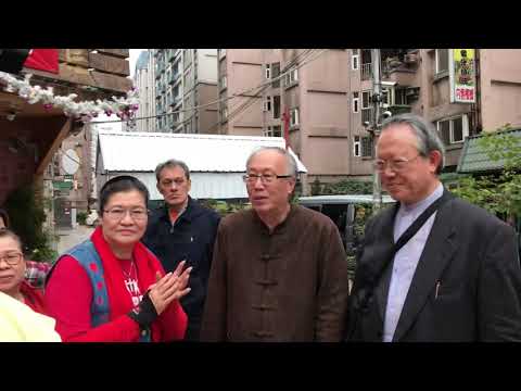 《活水供應站》何治平牧師於楊梅埔心地區共生館前祝福禱告